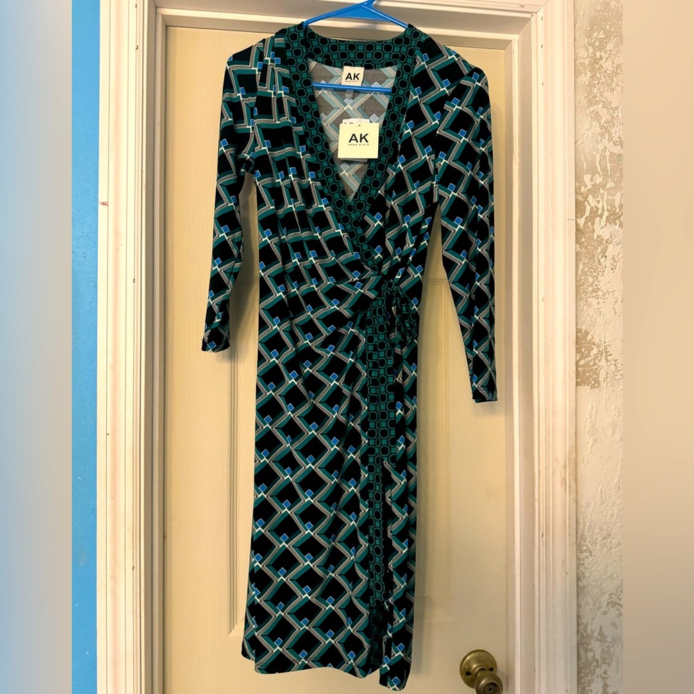 NWT Anne Klein V-neck Wrap Patterned Wrap Dress